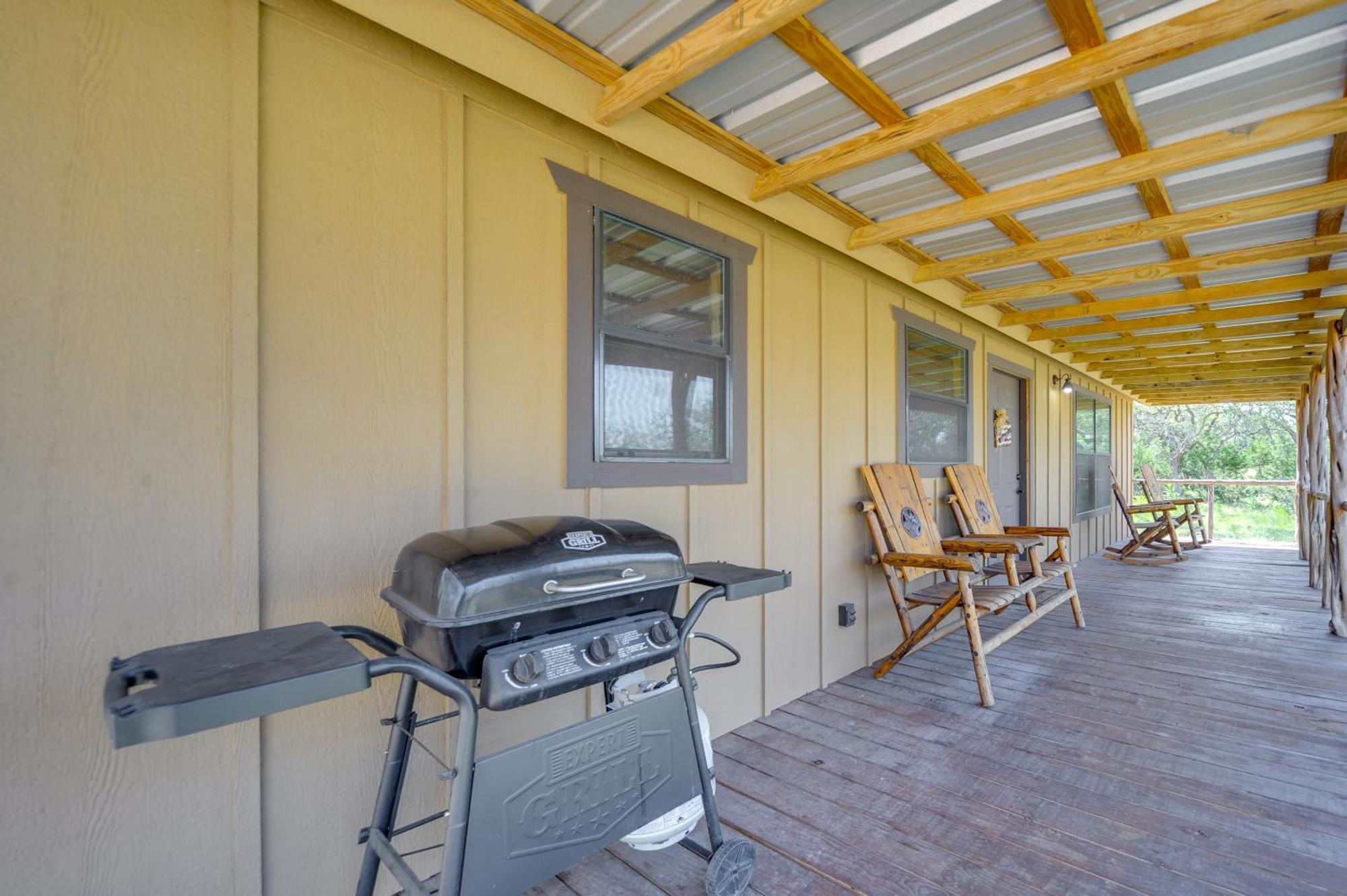 Rustic-Chic Country Cabin - 10 Mi To Main Street! Fredericksburg Exterior photo